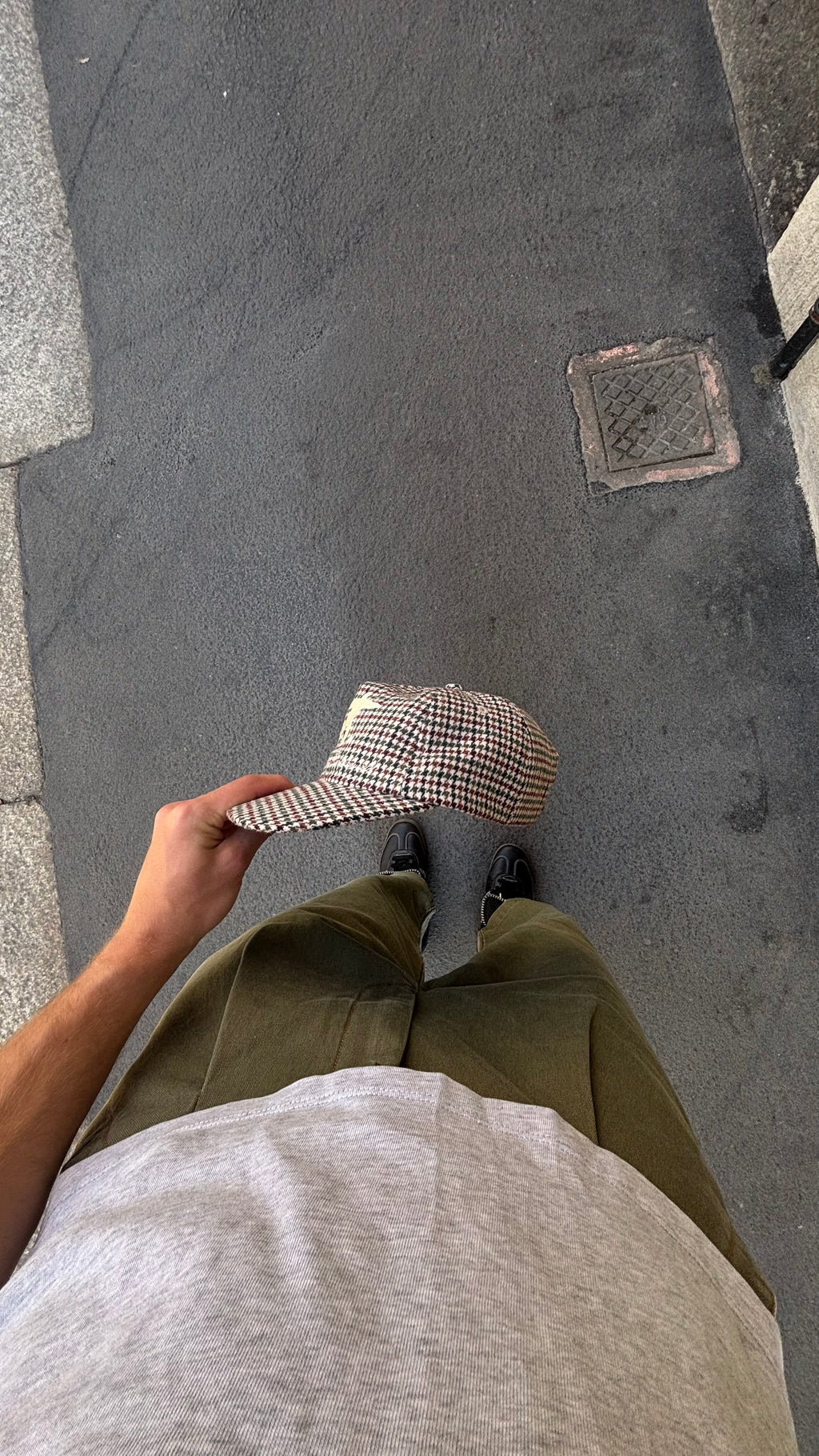 RUNTHEWORLD HOUNDSTOOTH CAP