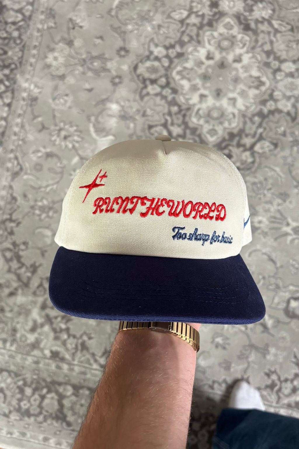 RUNTHEWORLD NAVY CAP
