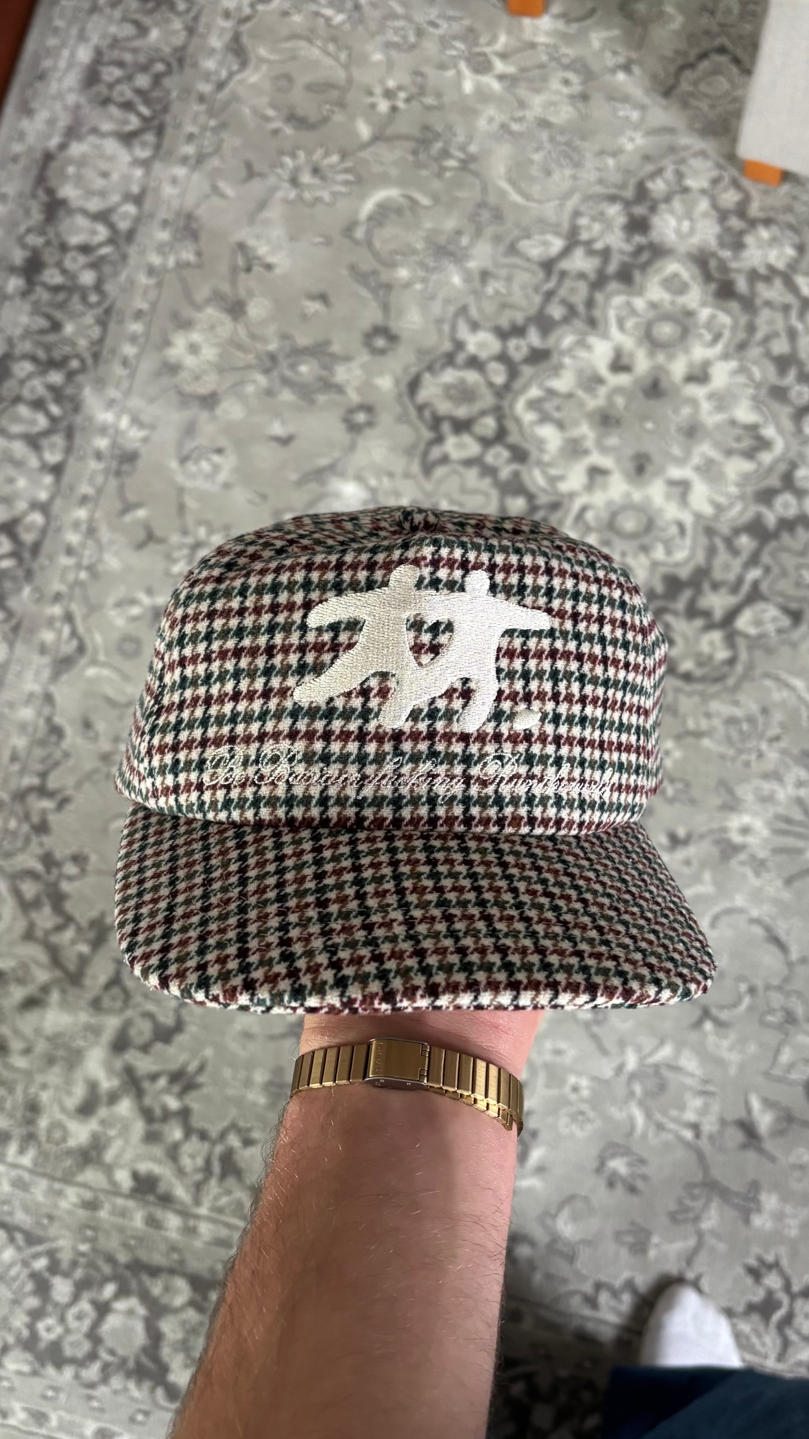 RUNTHEWORLD HOUNDSTOOTH CAP