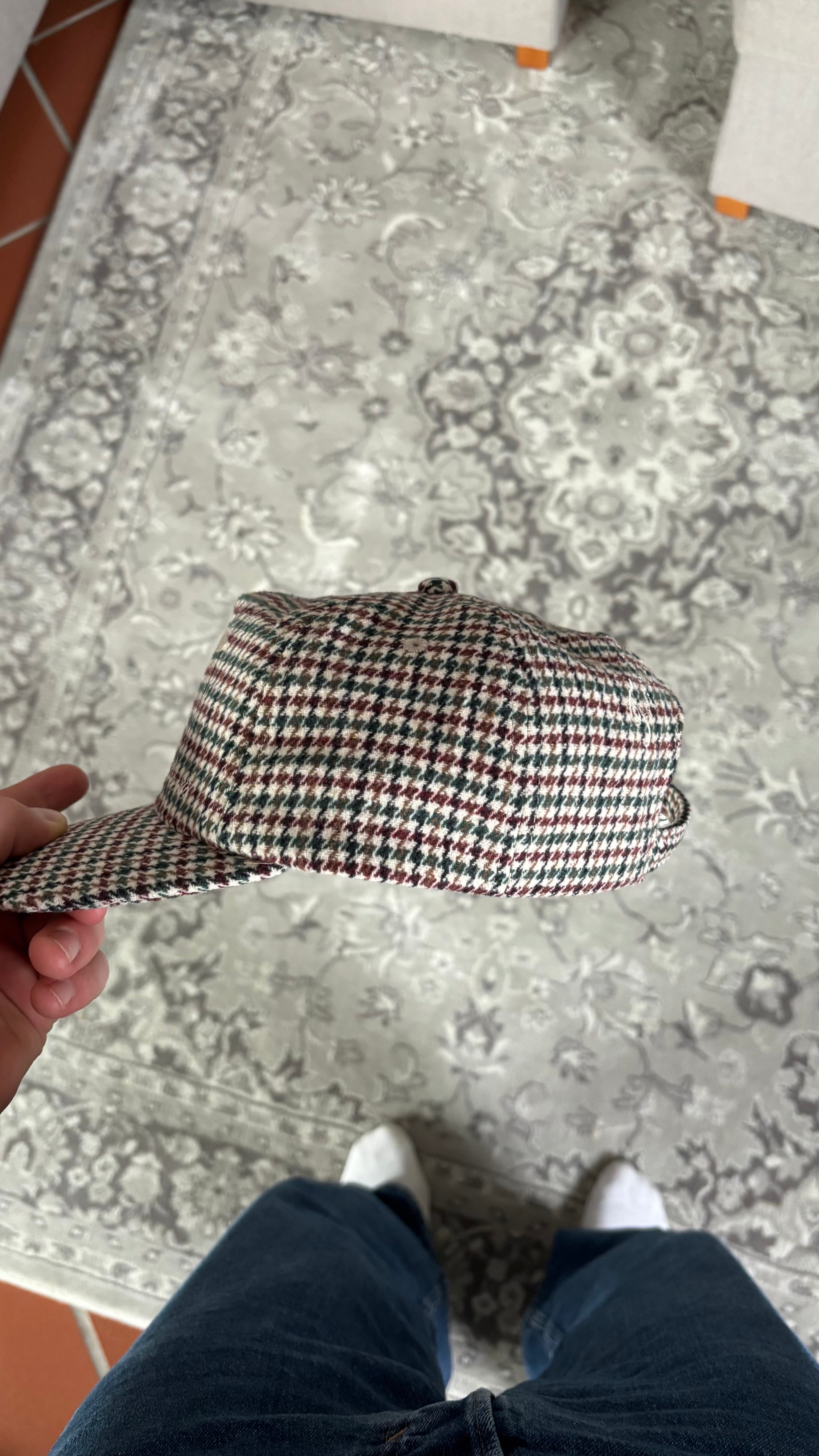 RUNTHEWORLD HOUNDSTOOTH CAP